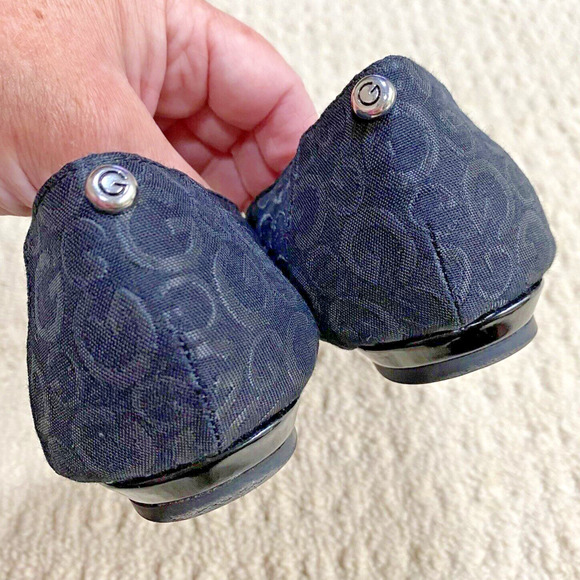 Guess Brand Slip On Casual Shoes US size 8M Flats with Silver Logo Buckle Detail - Picture 10 of 11